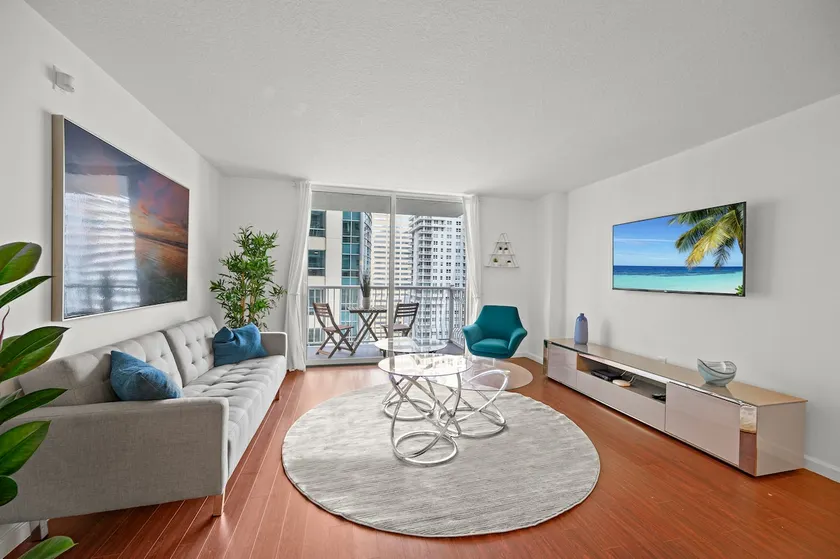 King Size Suite With Free Parking - Image 1