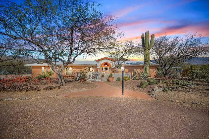 Saguaro Family Oasis |Pool, Hot Tub, Privacy acre - Image 1