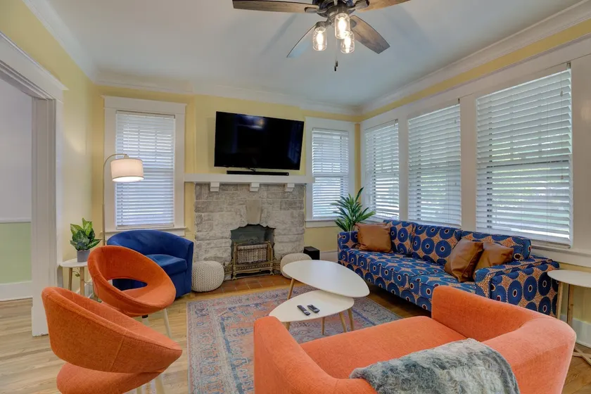 Walkable Cooper-Young • 3BR • Sleeps 8 • Parking - Image 1