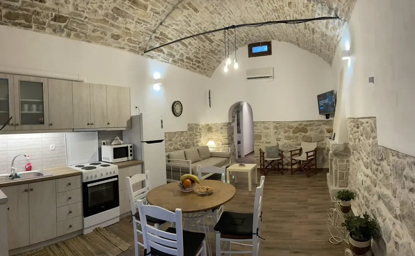 Medieval Country House in Mastichochoria - Image 1