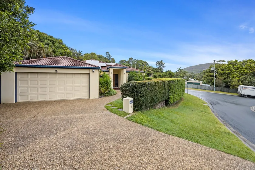 Yaroomba Home Close to Beach, Rainforest and Golf - Image 1