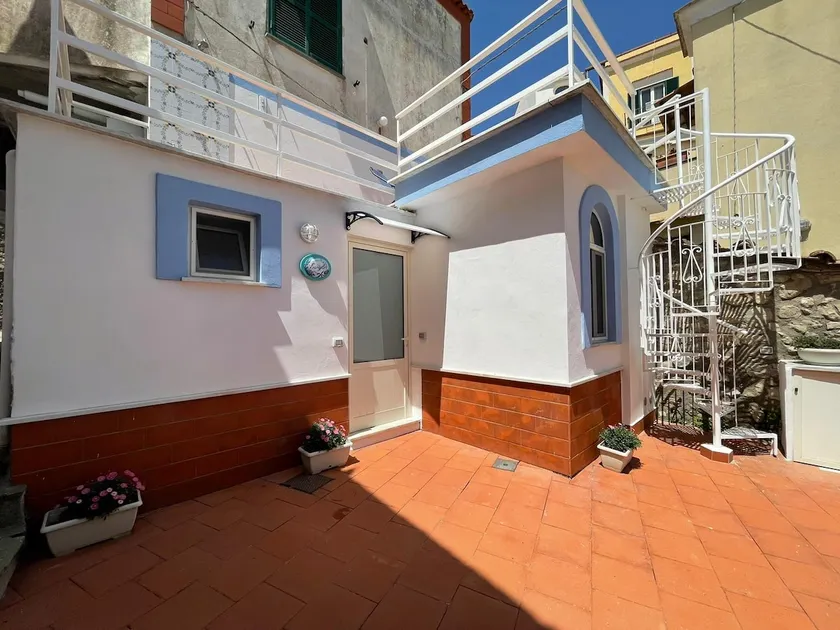 L'Angolo Vacation Home - Image 1