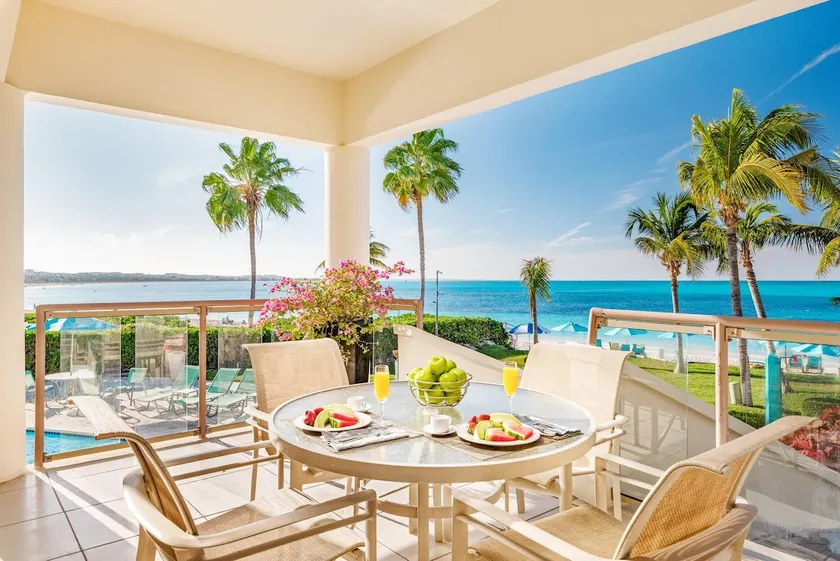 White House beachfront villa at Coral Gardens snorkeling reef - Image 1