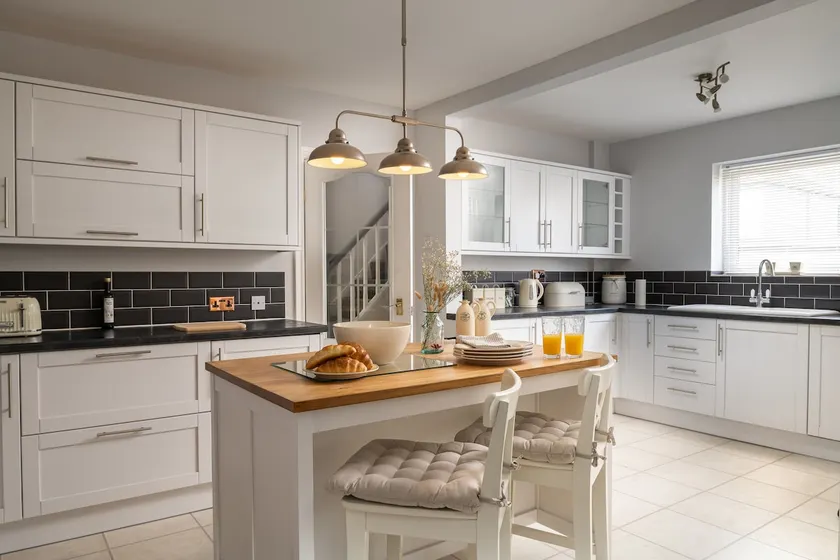 Lovely 3 bedroom home in Rhos on Sea - Image 1