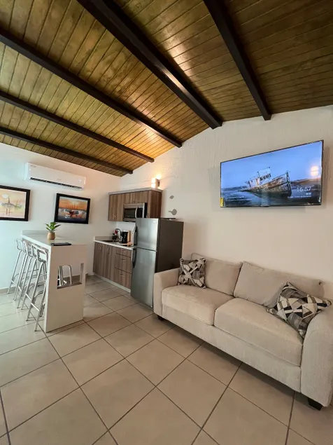 Villa Lago 2 Studio Downtown - Image 1