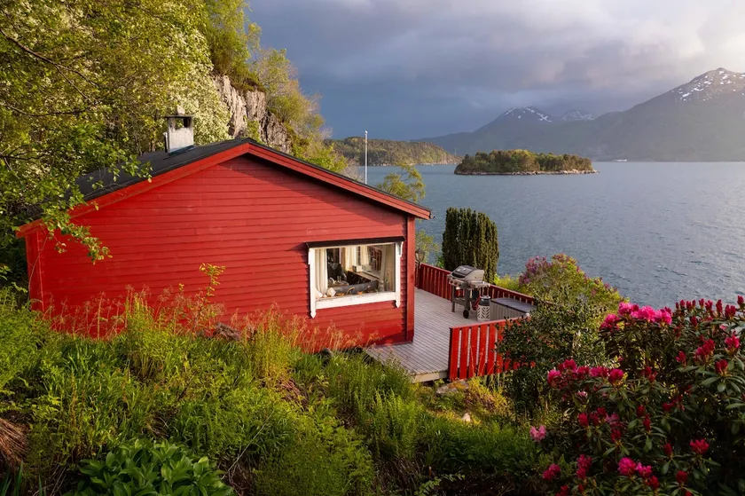 Seaside Cabin with Terrace over Stunning View - Image 1