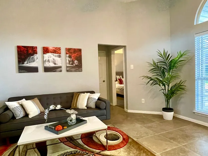 Stylish Modern 3B/2Ba House near LegacyWest - Image 1