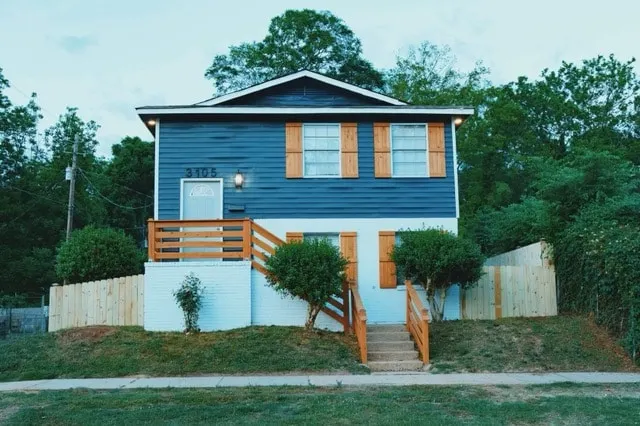 ROBIN'S NEST: CHARMING HOME MINS FROM EVERYWHERE! - Image 1