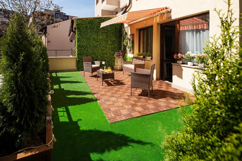 Free Parking On Premises Huge Terrace - Image 1