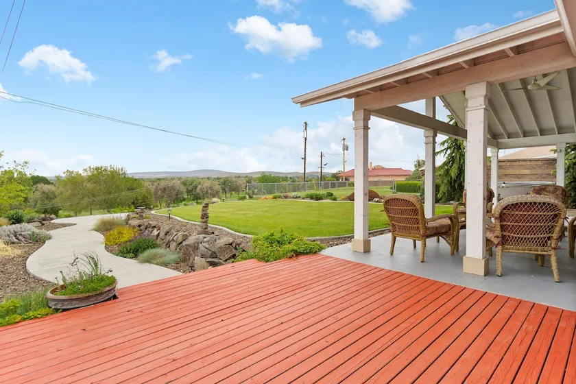 Spacious Home Amazing Golf Course & River Views - Image 1