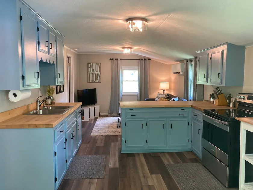 Creekside Haven - Country Stay | 25 min Asheville - Image 1