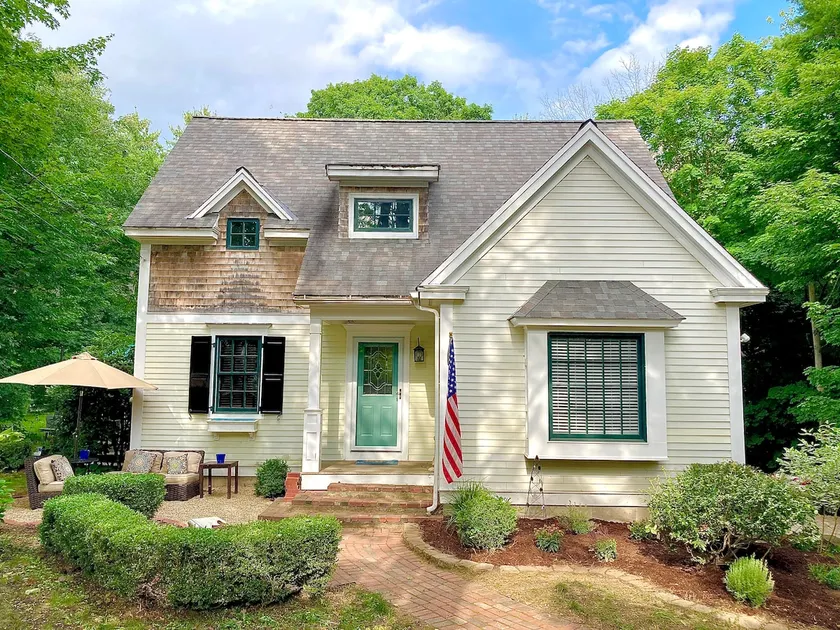 Gorgeous Seacoast Escape - Relax by the Water! - Image 1