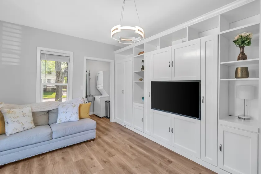 Stunning Studio - Image 1