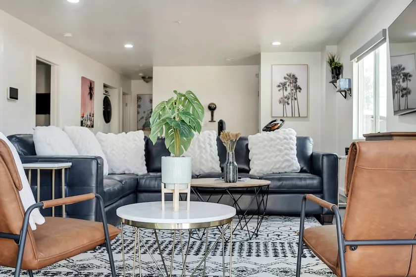 Spacious 5BR, LAX, Beach, SoFi-Sleeps 16, Events - Image 1