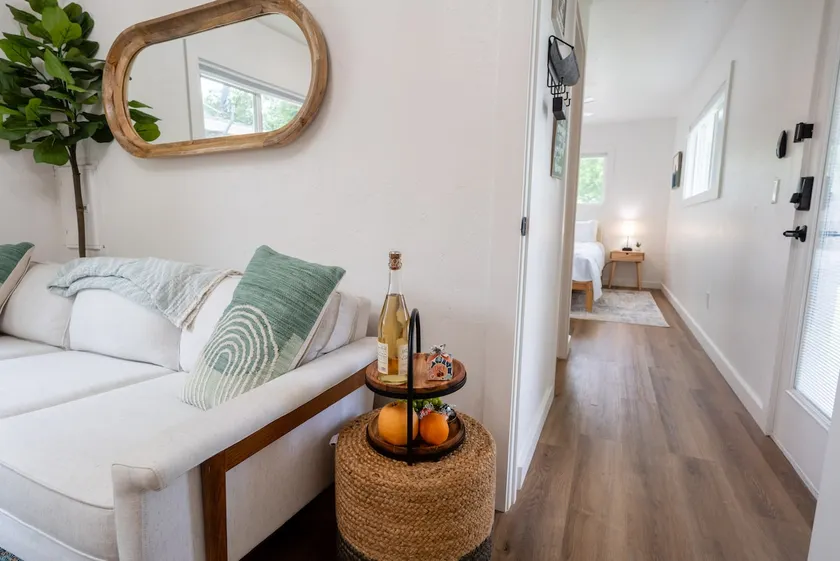 **THRESHOLD** Stunning Luxury Studio - Image 1