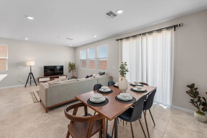 Blissful Landing: Beautiful 3BR 2.5 BTH w/LOFT - Image 1