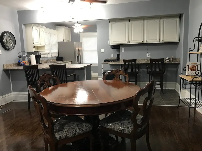 Cozy 2-bedroom home minutes from ST. Louis, MO - Image 1