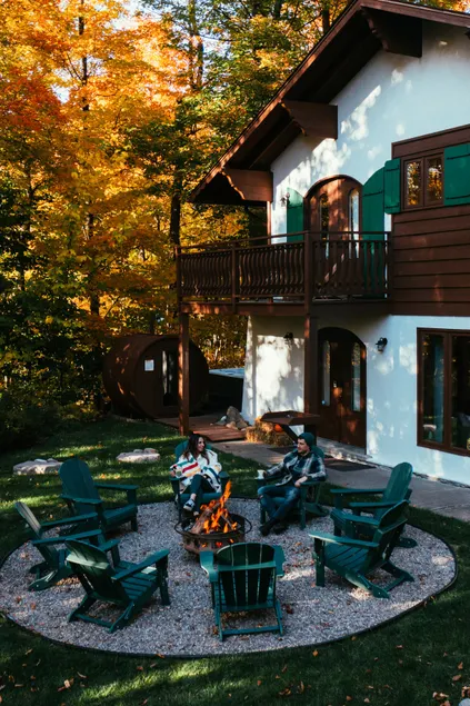 Happy Camper Chalet | Hot Tub & Sauna on Mountain - Image 1