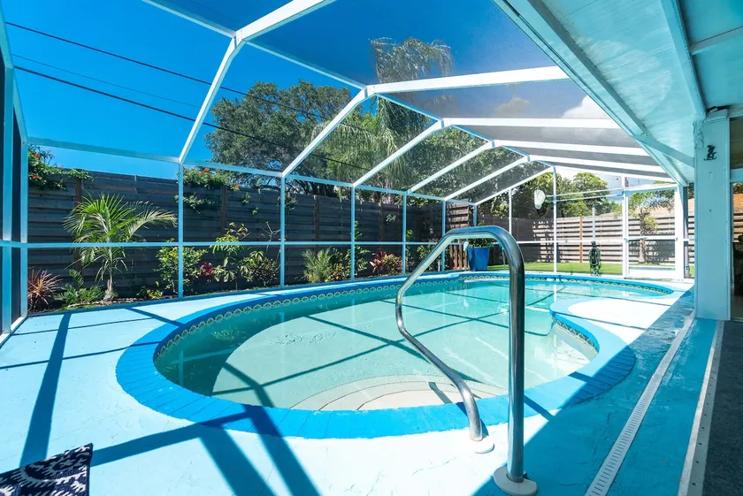 Private Pool Retreat-2BR/2BA Minutes to Venice, Caspersen & Manasota Key Beaches - Image 1