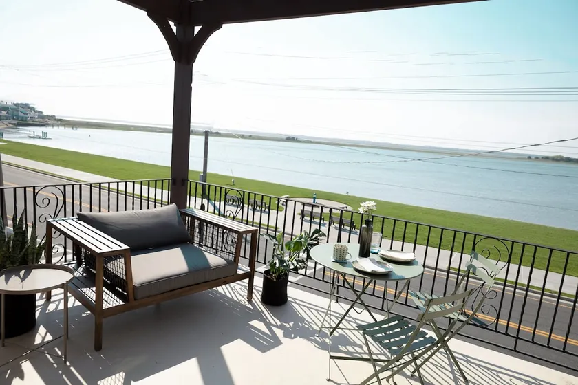 Modern Waterfront 4-bedroom With Sunset Views - Image 1