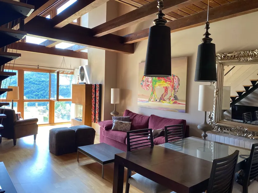 Duplex with fantastic mountain views. - Image 1