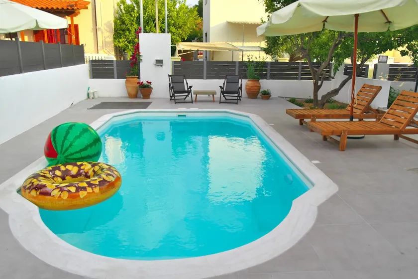 Giovana's pool house - Image 1