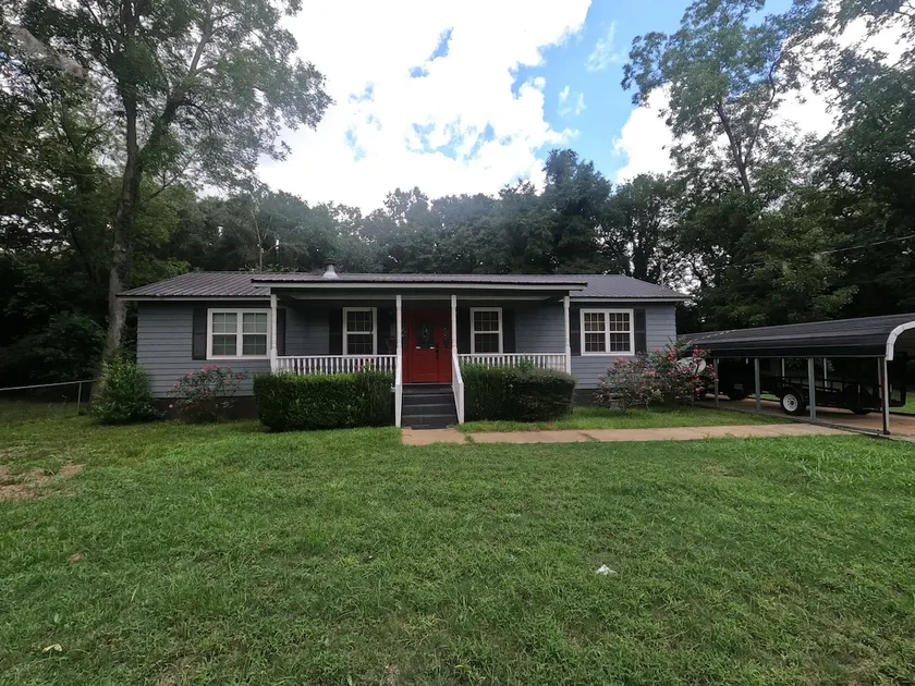 Cozy 4bd/2ba w/ large kitchen - Image 1