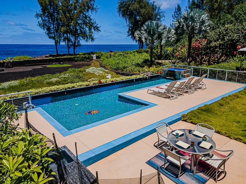 Oceanfront! Spectacular 2BR/2BA w Pool & Hot Tub - Image 1