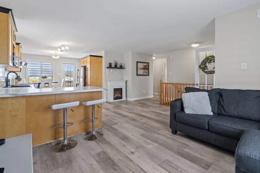 *WOW!!* Executive cozy home with 3 beds, work station & gym - Image 1
