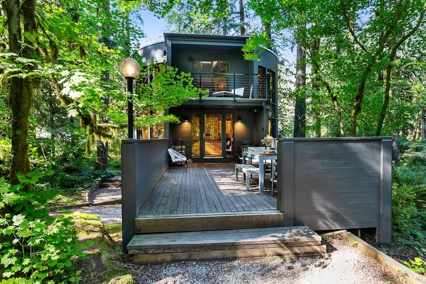 Architect Designed Round Cabin - Snowline Castle - Image 1