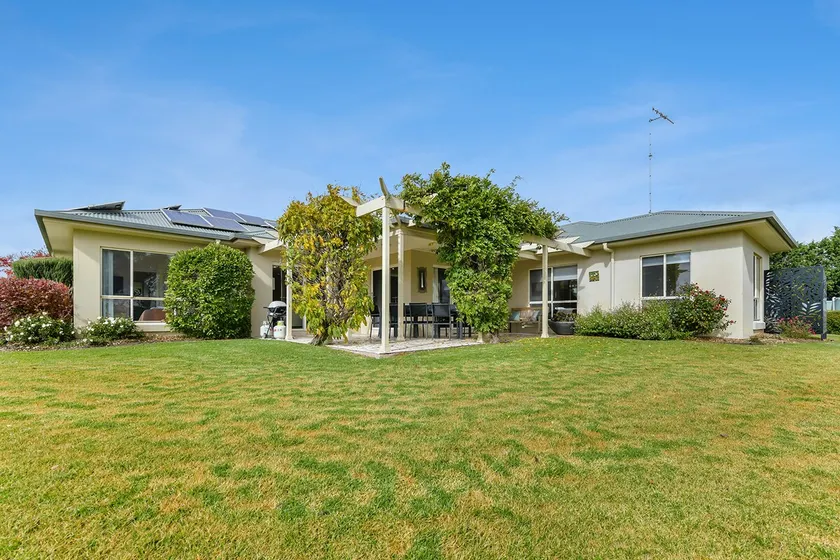Wren Hill - Dreamy Home with Spectacular Views - Image 1