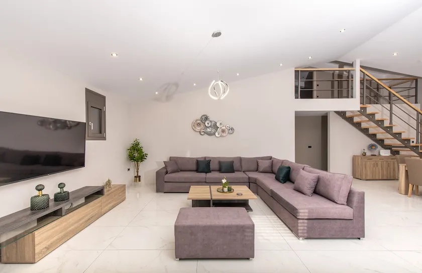 Sunday Villa - Image 1
