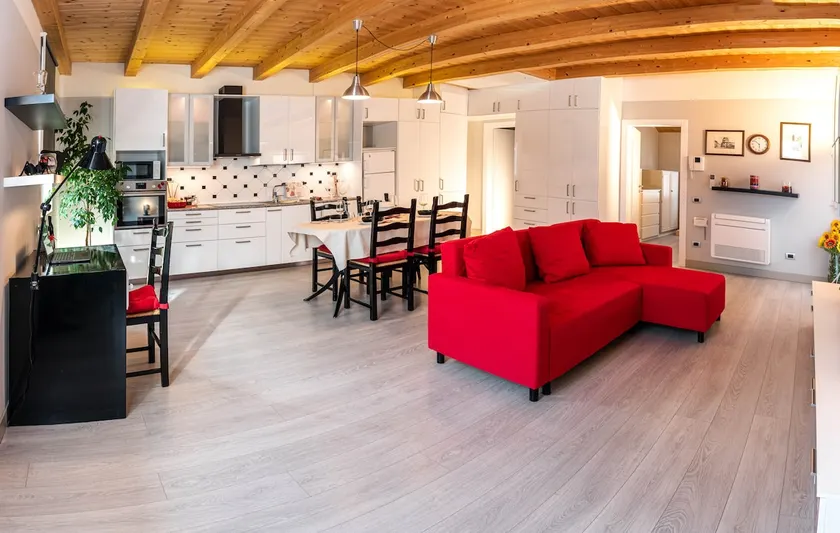 Lovely apartment with private parking - Image 1