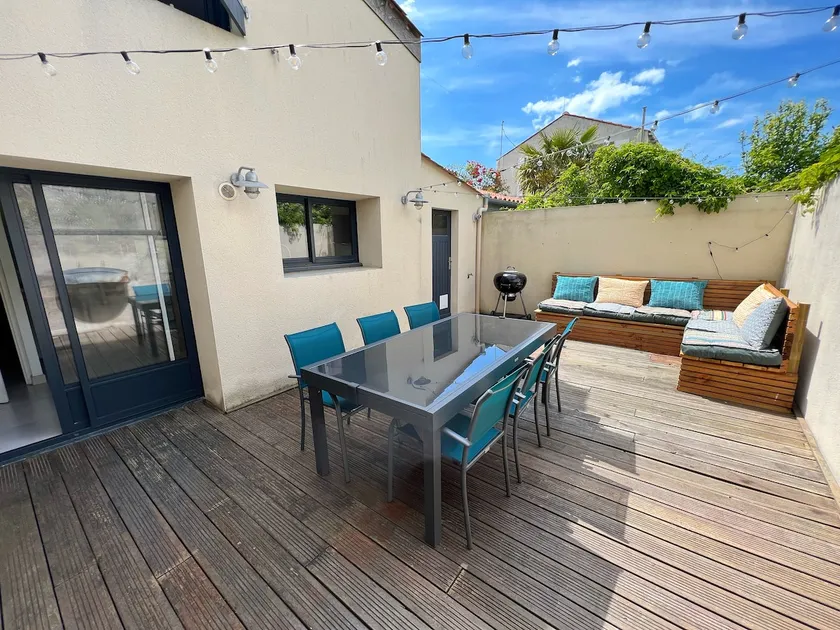 Beautiful townhouse 200 m from the sea for 8 people - Image 1