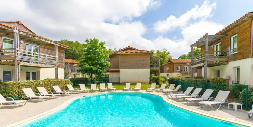 Bright ⭐apartment Lake d'Aureilhan ⭐ Pool - Image 1