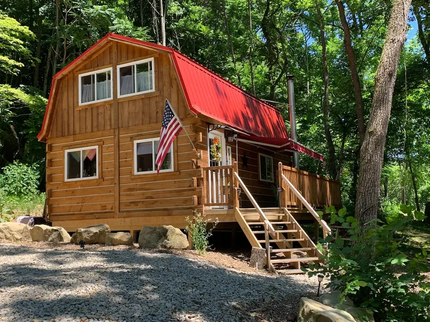 Cheerful 1 Bedroom Cabin near The Wilds - Image 1