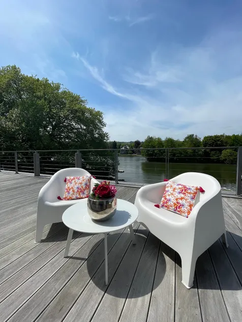 Charming cottage on the banks of the Meuse - Image 1
