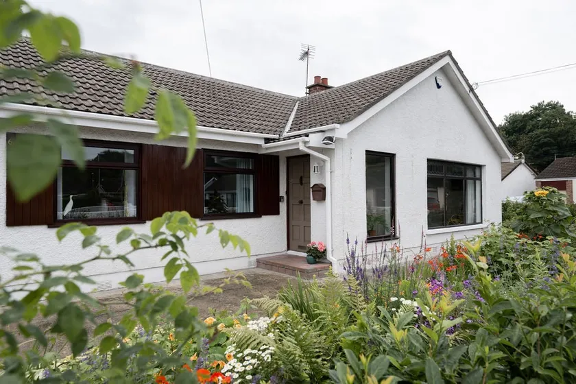 3 bed bungalow with private garden - Antrim town. - Image 1