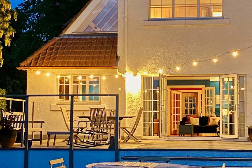 STUNNING LODGE MINUTES FROM THE SEA AND GOLF COURSE - Image 1
