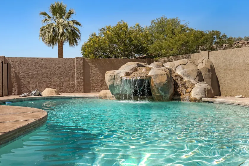 Luxe Central Scottsdale 4 bdrm w Backyard Oasis - Image 1