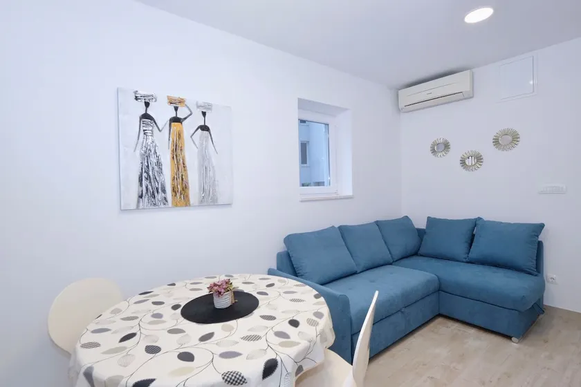 Cheerful apartment, free parking, close to Split! - Image 1