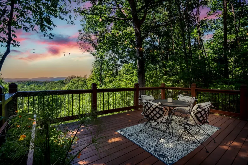 *Mtn. VIEW! Hot tub, hammock swings, Pet Friendly! - Image 1