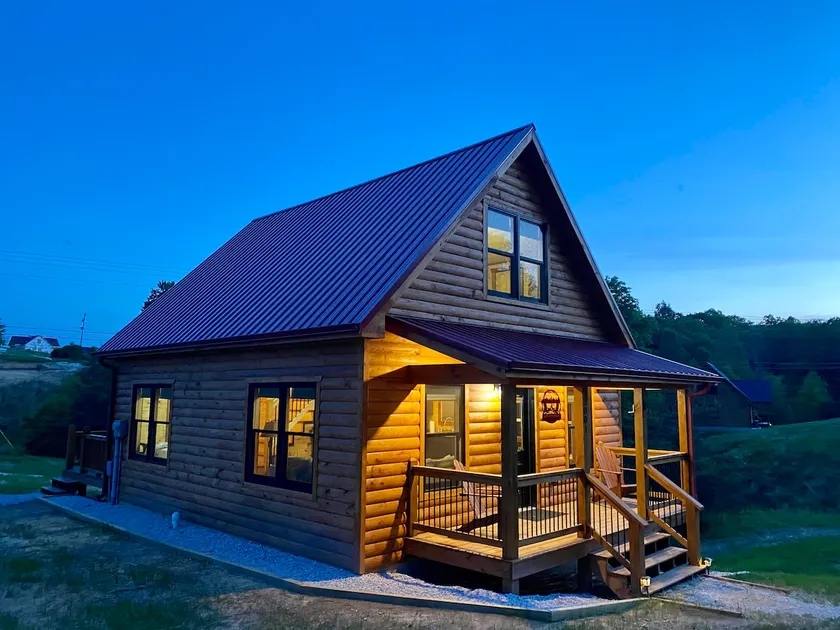 Smallwood - Central RRG Cabin with Hot Tub & WiFi - Image 1