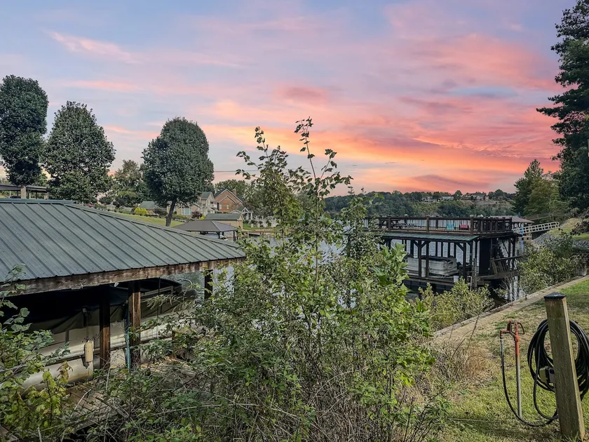 Rustic Lakefront Retreat w/Hot Tub & Pet Friendly - Image 1