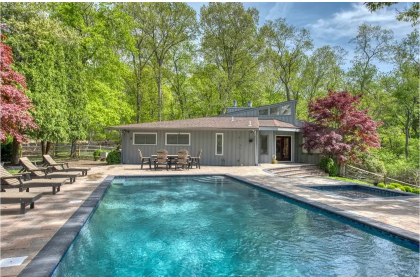 The Perfect Sag Harbor Retreat! - Image 1