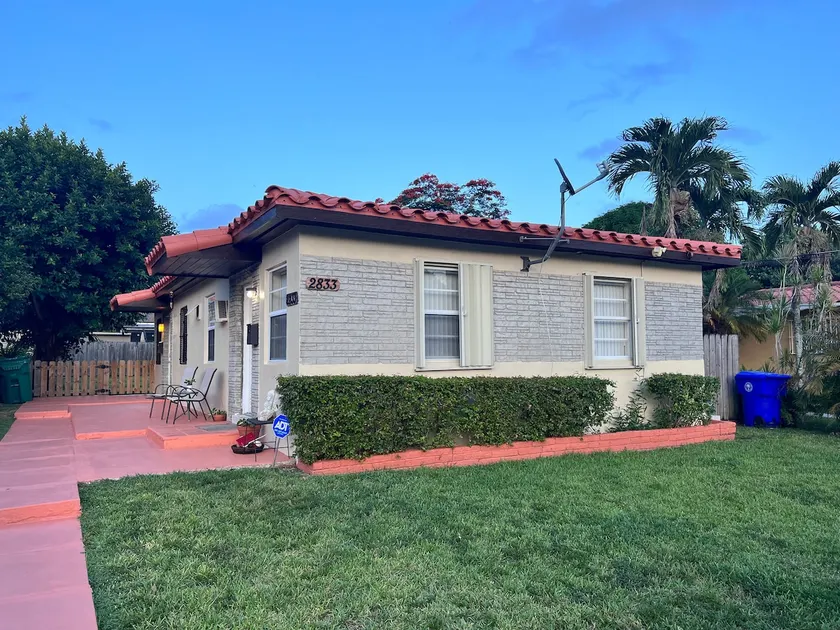 Cheerful 1-bedroom home-free parking on premises - Image 1