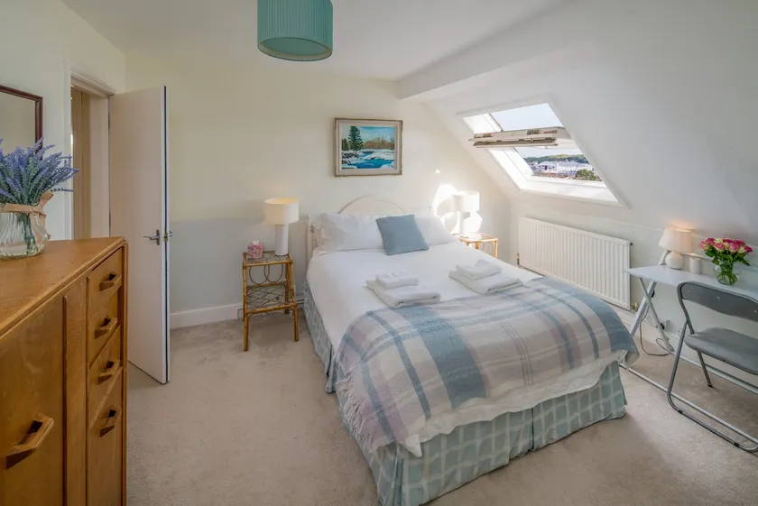 3BRM penthouse, Cowes, ferry discount, parking - Image 1