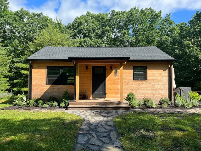 Hidden cabin on 2 wooded acres - Image 1