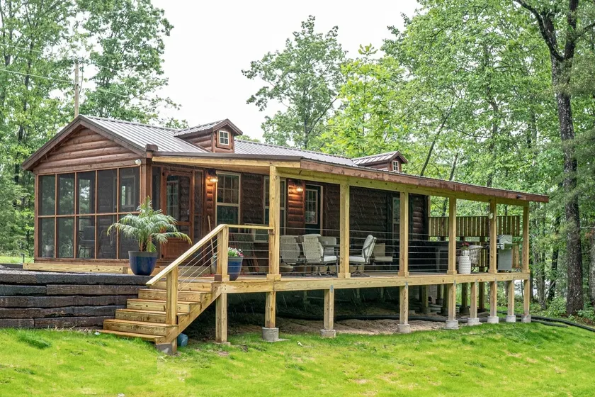 Tiny Home Escape: Hot Tub, Deck & Outdoor TV - Image 1