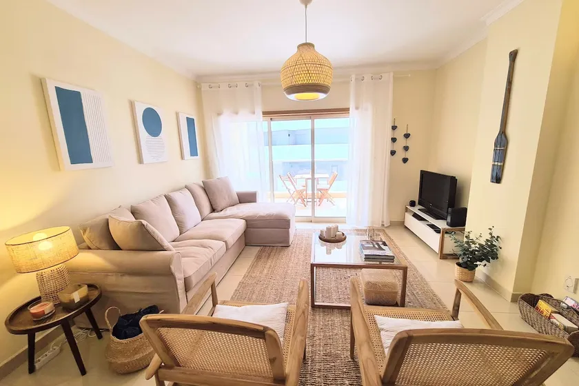 Comfortable flat w/ pool & balcony in Lagos center - Image 1